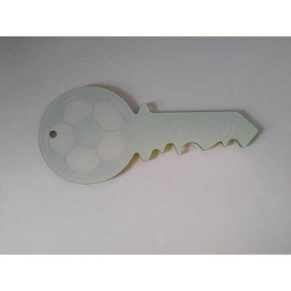 Flipper Football Pinball Machine Plastic Keychain Original 1996 NOS Green - Picture 3 of 4